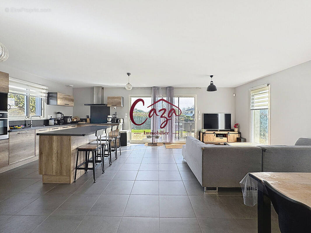 Maison à FARGUES-SAINT-HILAIRE