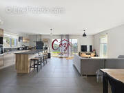 Maison à FARGUES-SAINT-HILAIRE