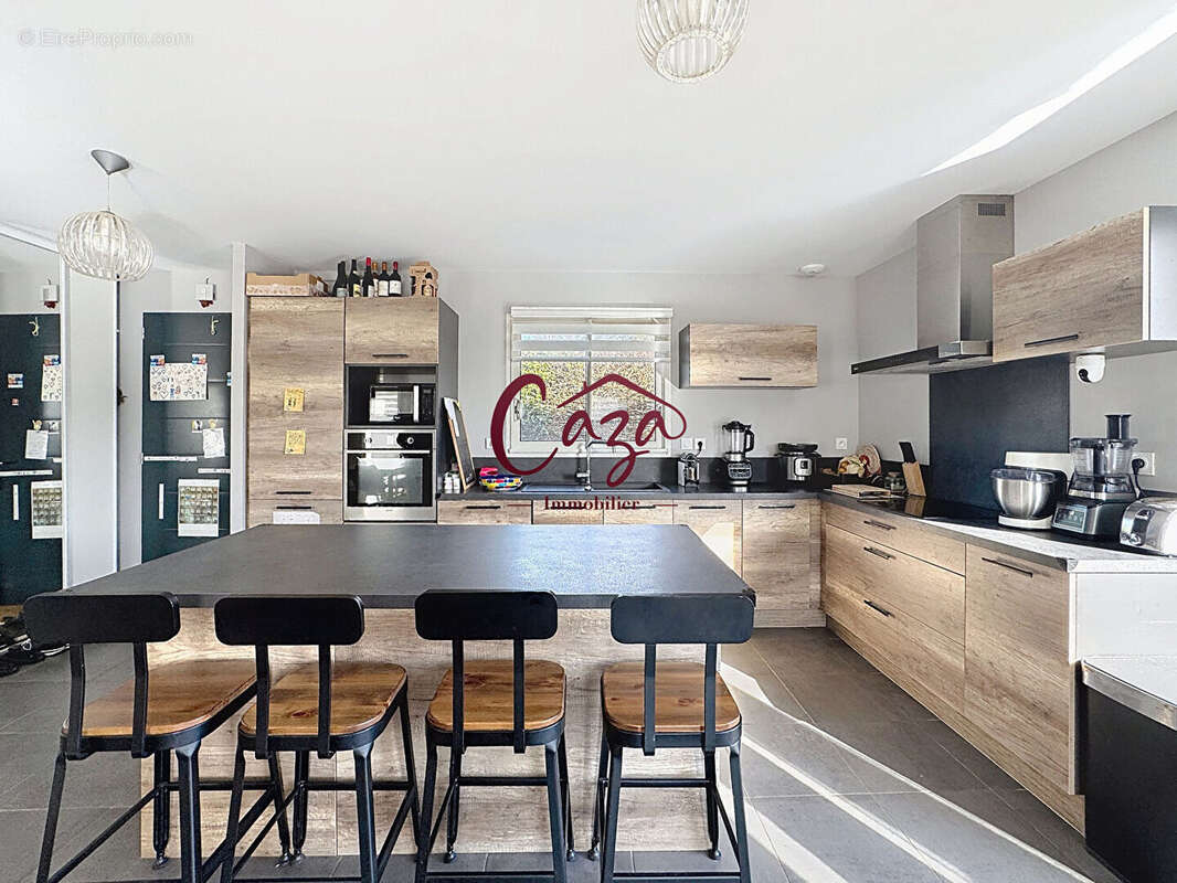 Maison à FARGUES-SAINT-HILAIRE