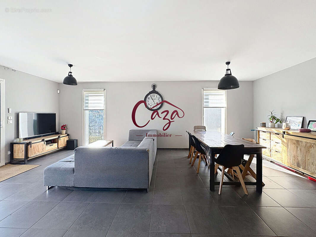 Maison à FARGUES-SAINT-HILAIRE