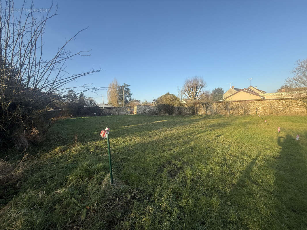 Terrain à LA HEUNIERE