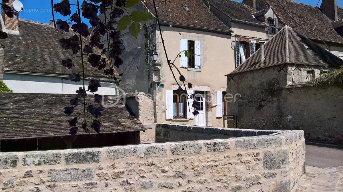Maison à FERRIERES-EN-GATINAIS