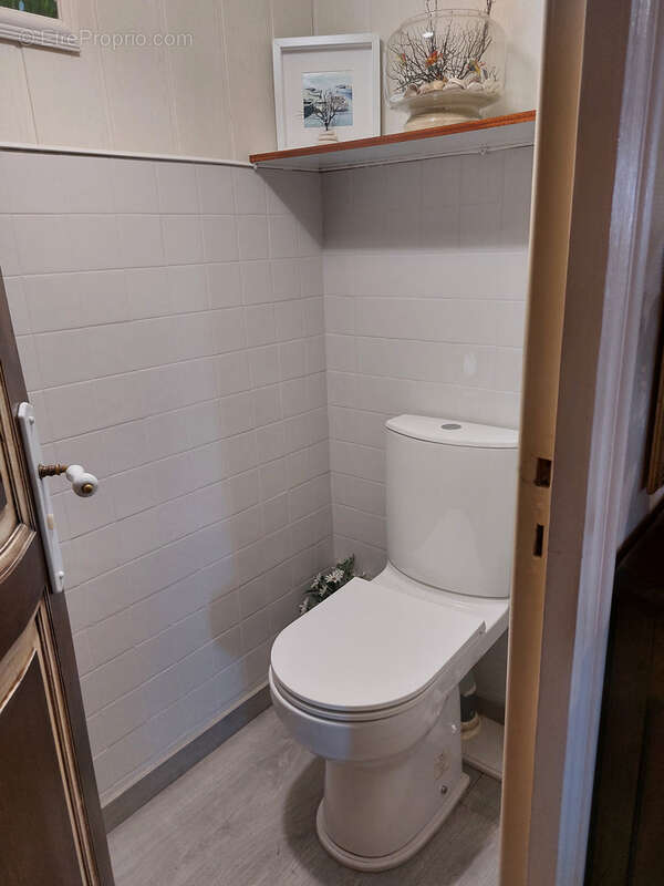 Maison à CREUZIER-LE-VIEUX