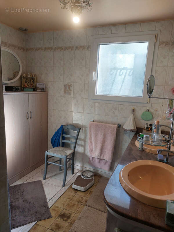 Maison à CREUZIER-LE-VIEUX