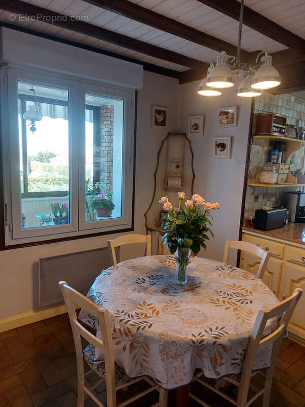 Maison à CREUZIER-LE-VIEUX