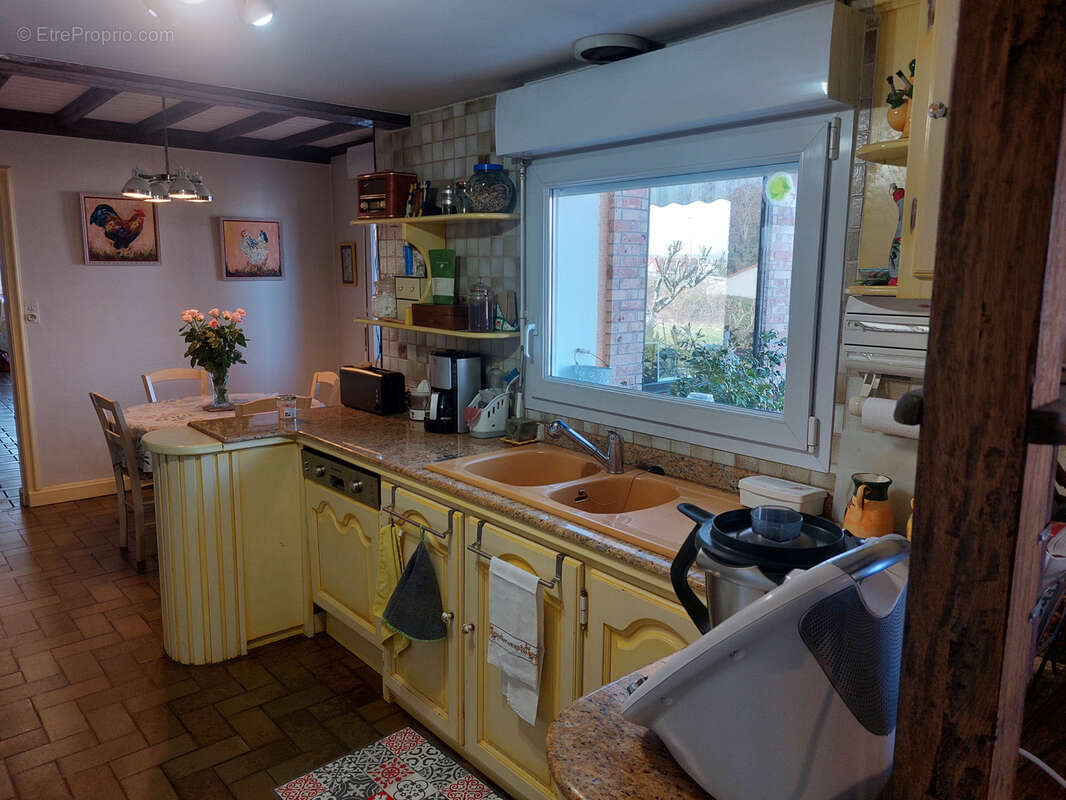 Maison à CREUZIER-LE-VIEUX