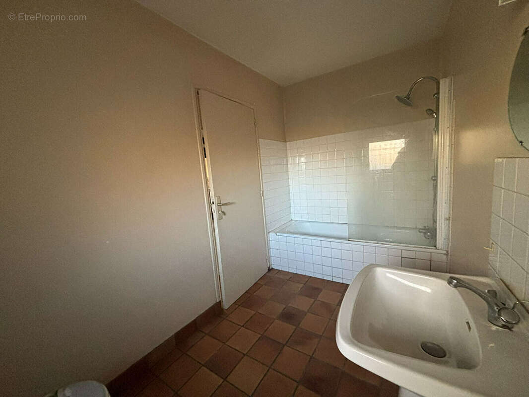 Maison à SAINT-PIERRE-D&#039;EXIDEUIL