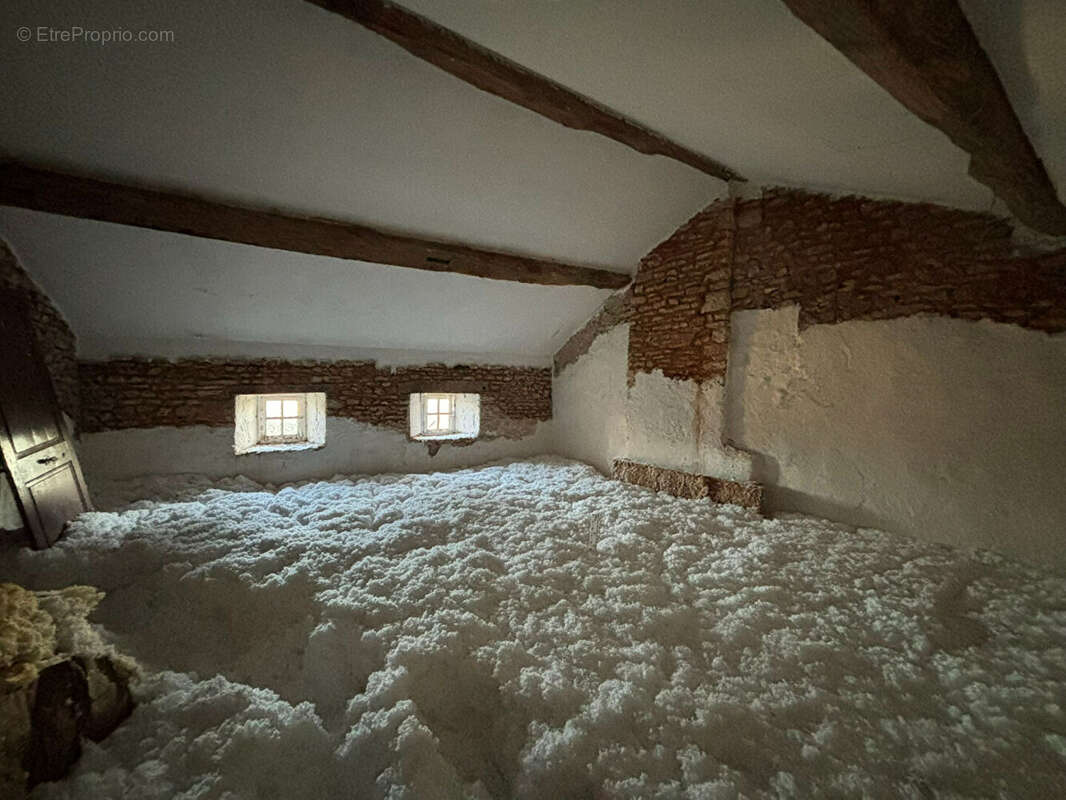 Maison à SAINT-PIERRE-D&#039;EXIDEUIL