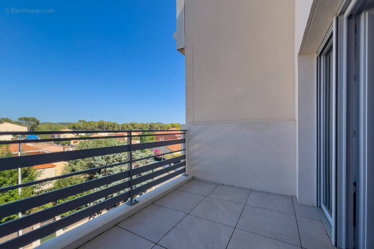 Appartement à LA LONDE-LES-MAURES