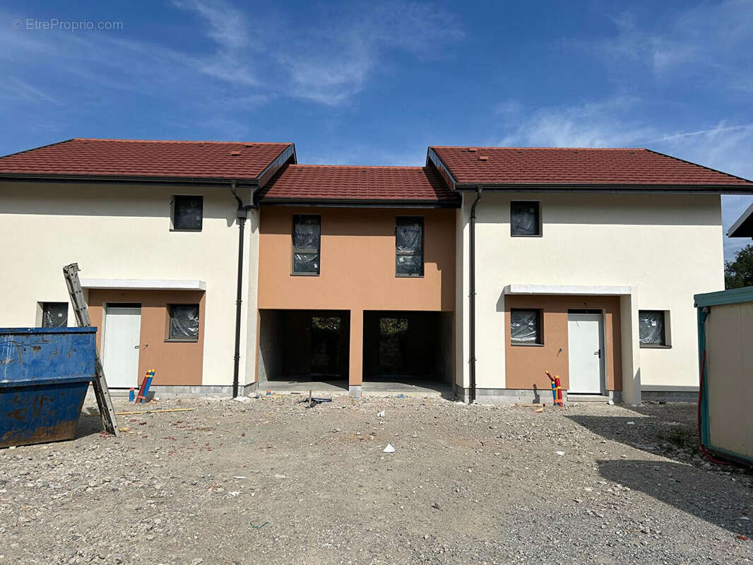 Maison à CONTAMINE-SUR-ARVE