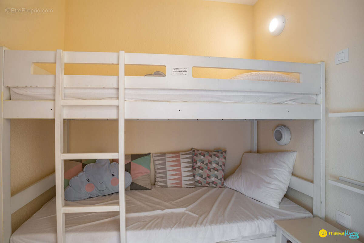 Appartement à ROQUEBRUNE-SUR-ARGENS