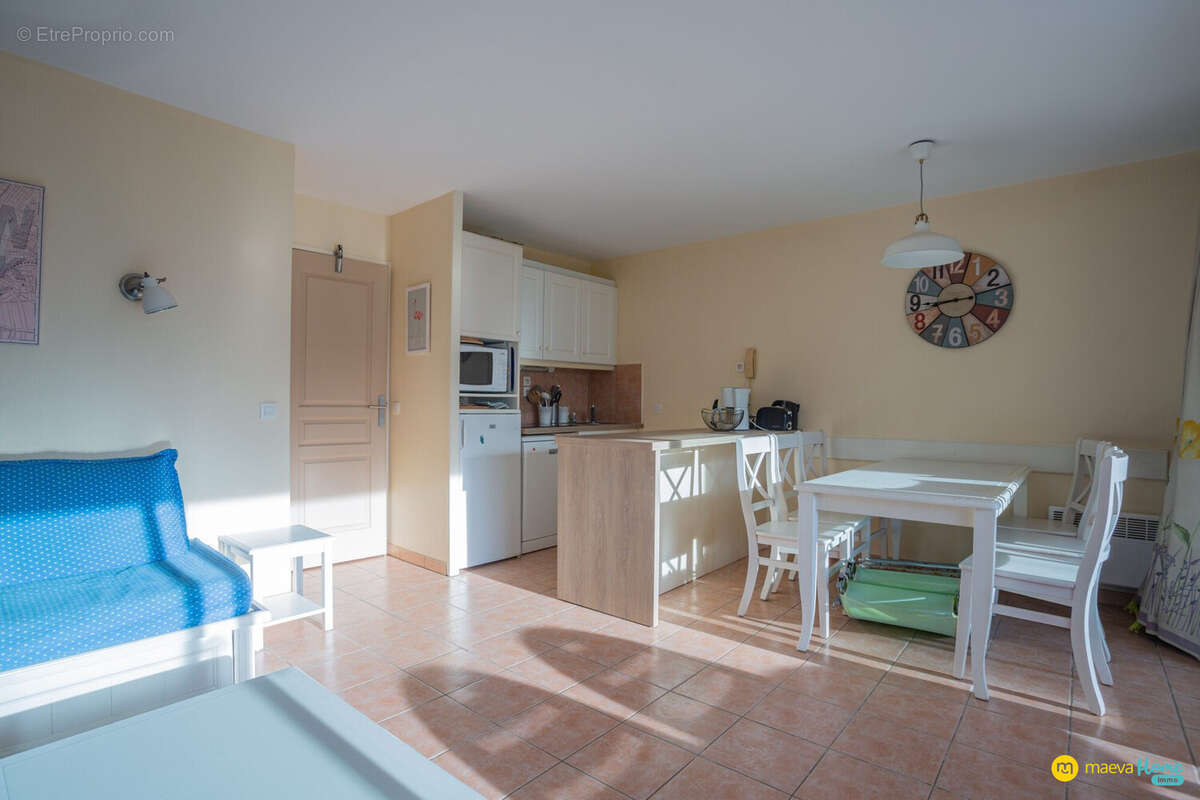 Appartement à ROQUEBRUNE-SUR-ARGENS