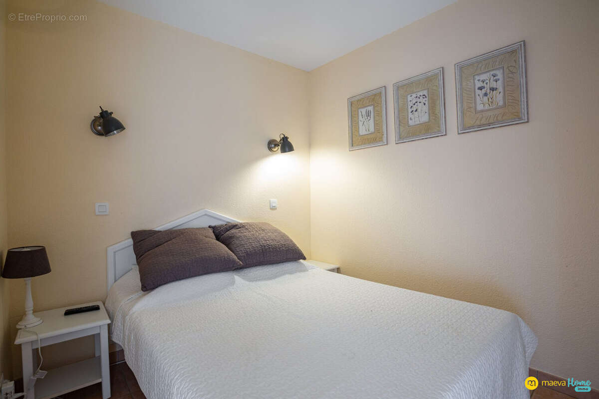 Appartement à ROQUEBRUNE-SUR-ARGENS