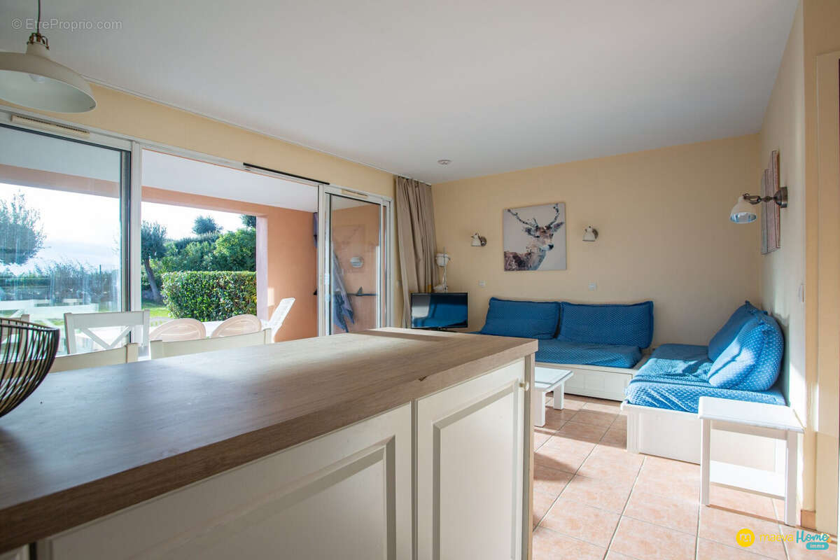 Appartement à ROQUEBRUNE-SUR-ARGENS
