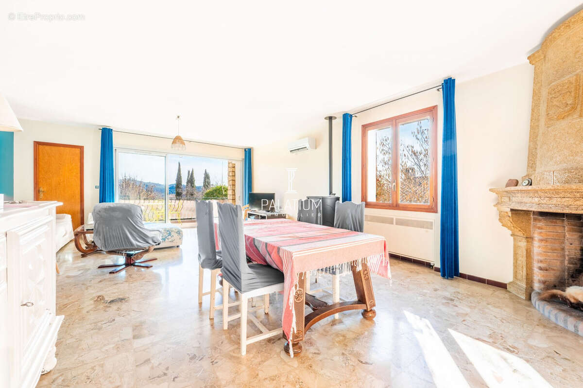 Maison à GREOUX-LES-BAINS