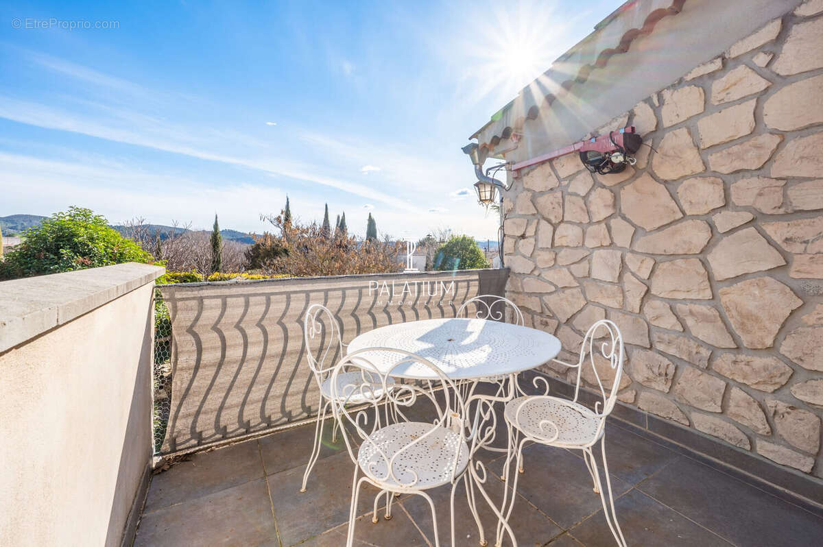 Maison à GREOUX-LES-BAINS