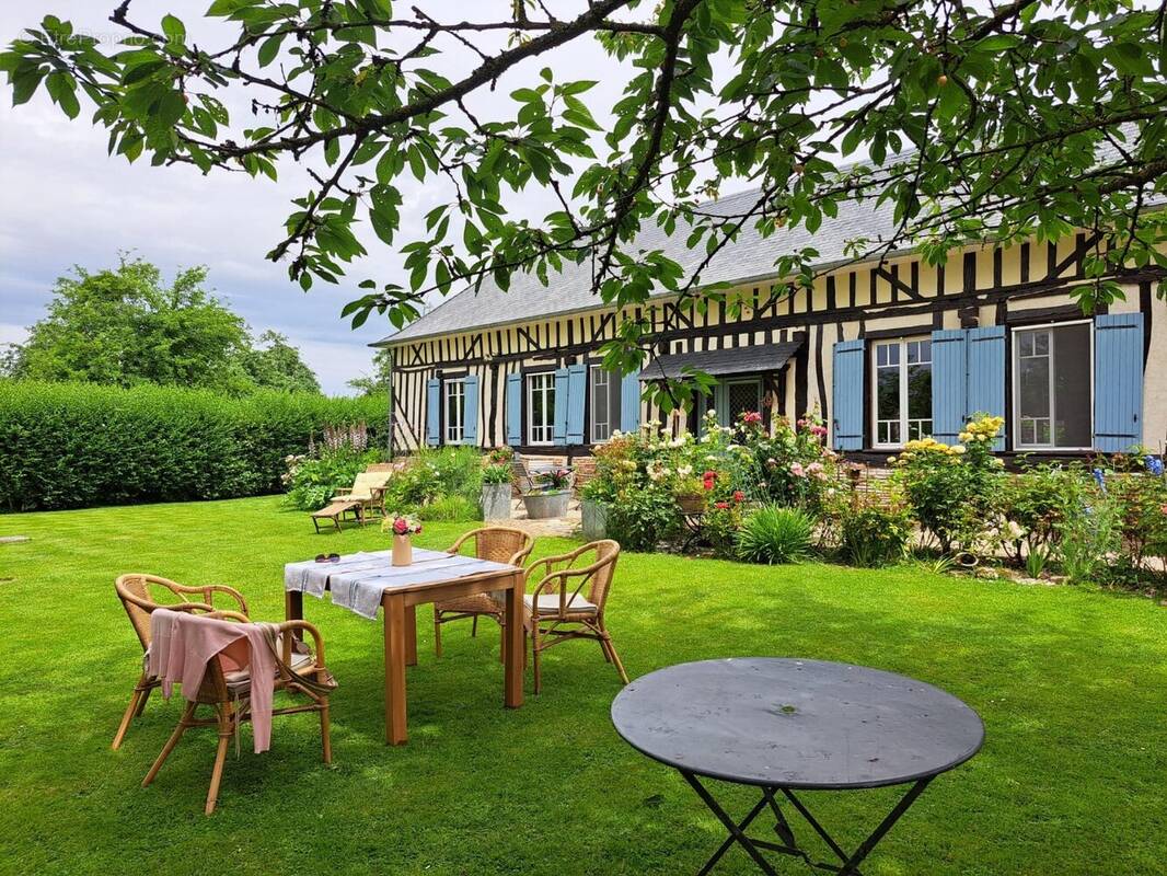 Maison à LE BEC-HELLOUIN