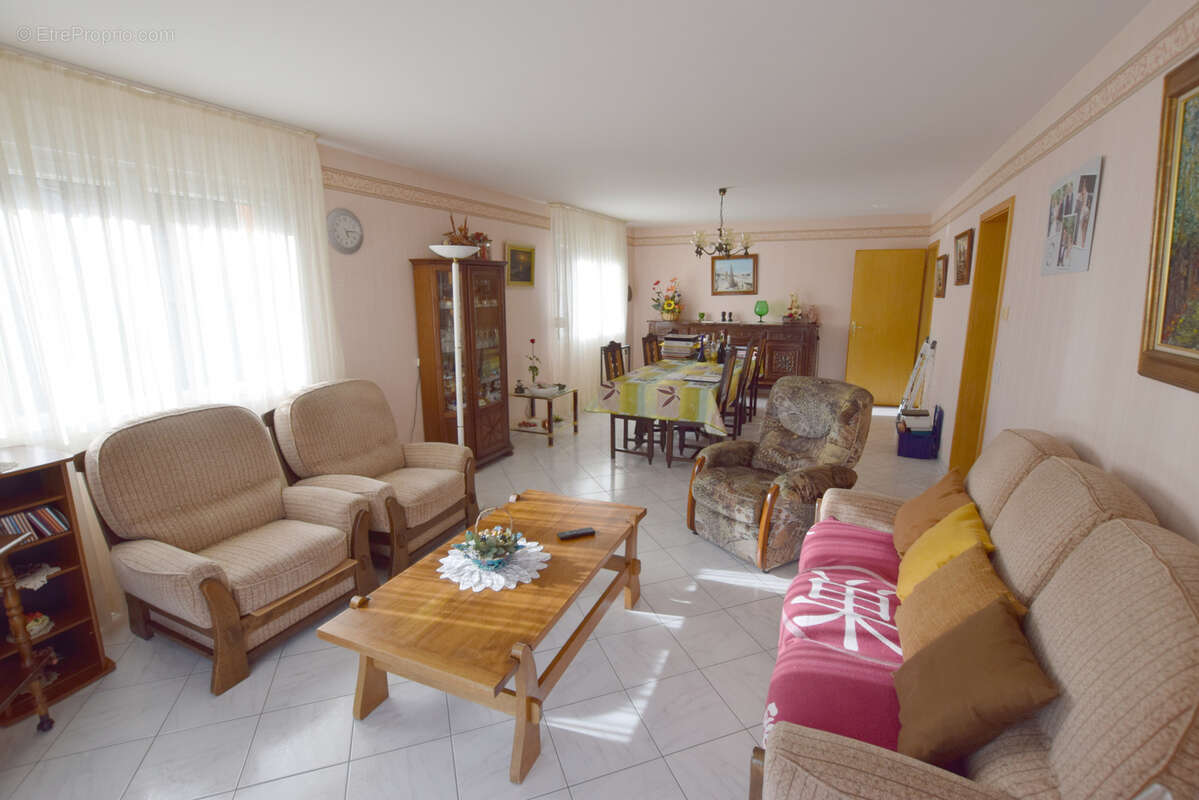 Maison à VOUJEAUCOURT