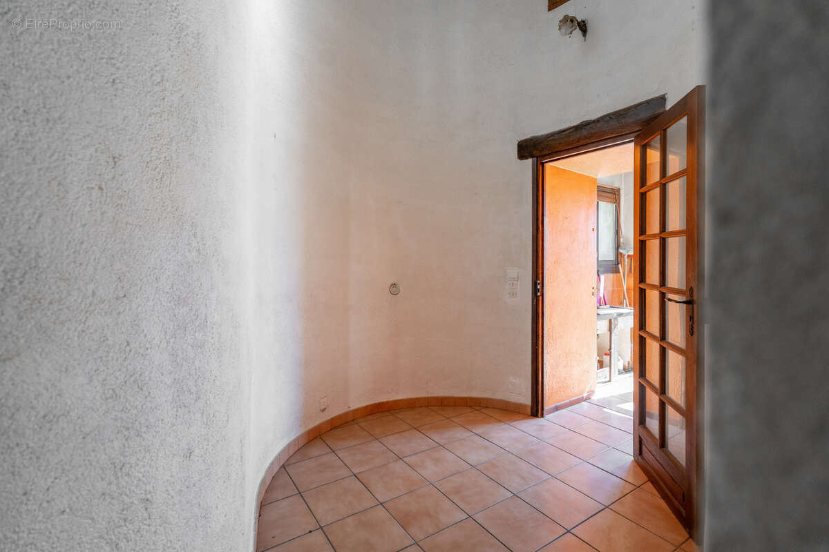 Maison à SAINT-MAXIMIN-LA-SAINTE-BAUME