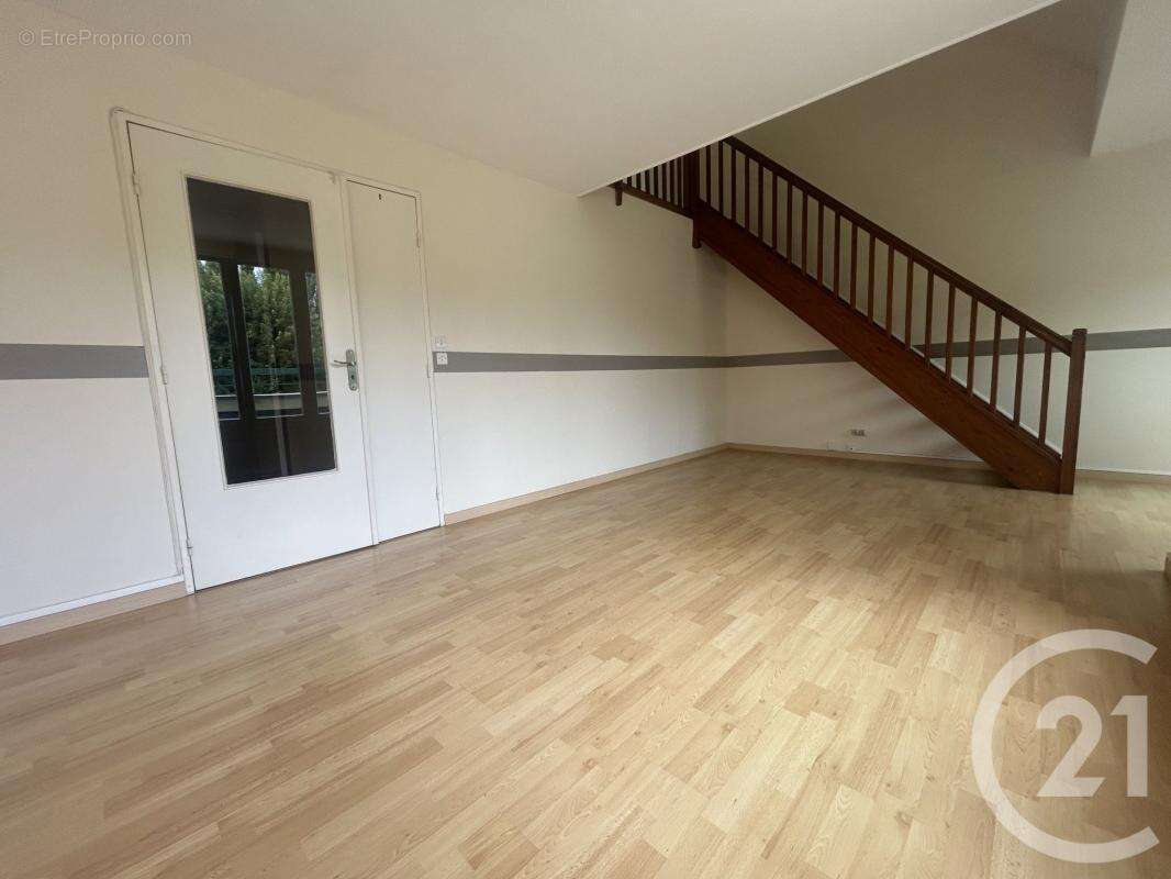 Appartement à PONTPOINT