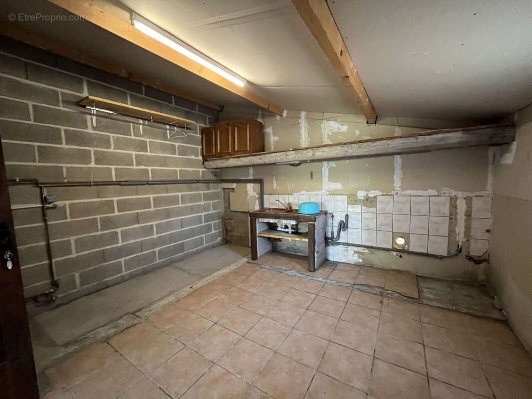 Maison à SAINT-REMY-EN-BOUZEMONT-SAINT-GENEST-ET-ISSON