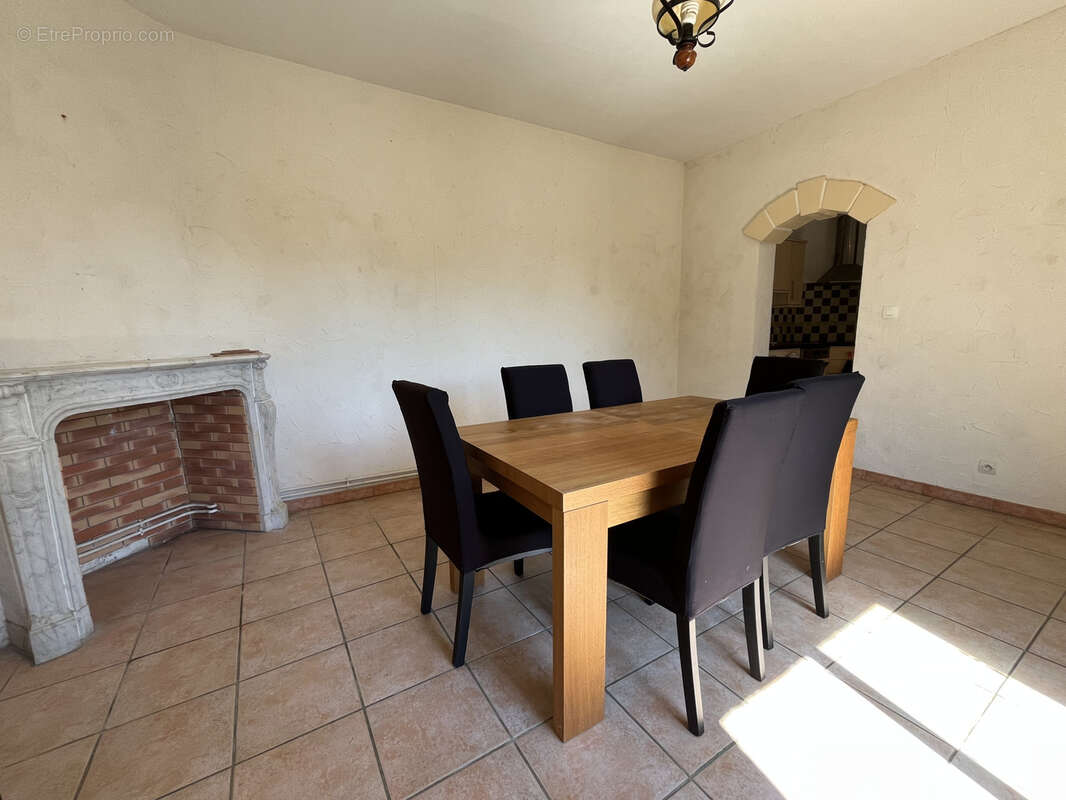 Maison à SAINT-REMY-EN-BOUZEMONT-SAINT-GENEST-ET-ISSON