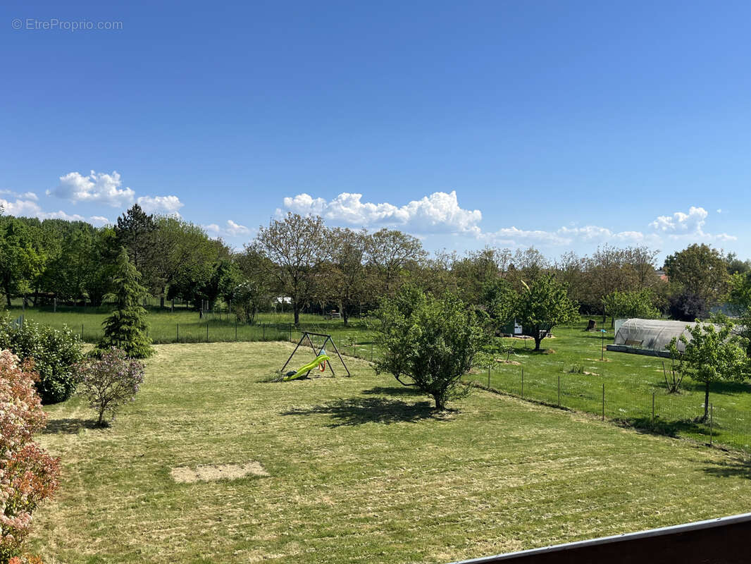 Maison à SAINT-REMY-EN-BOUZEMONT-SAINT-GENEST-ET-ISSON