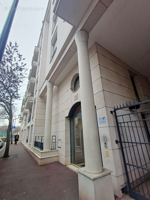 Parking à ISSY-LES-MOULINEAUX