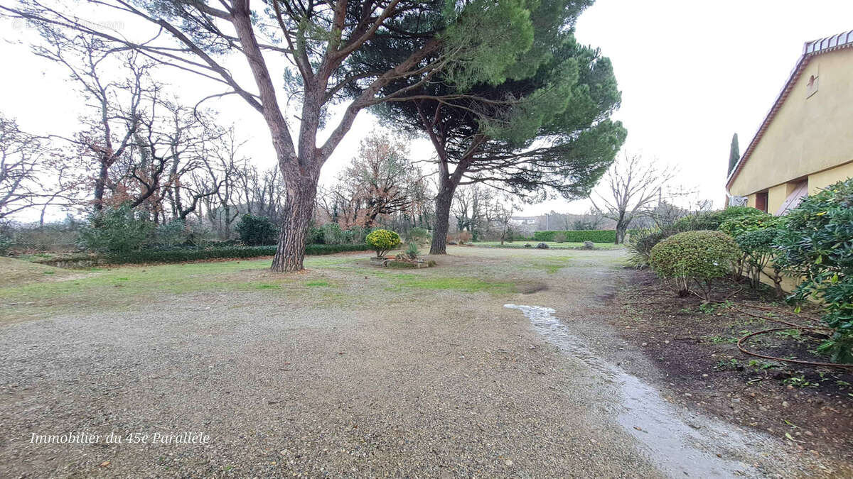 Maison à LA ROCHE-DE-GLUN