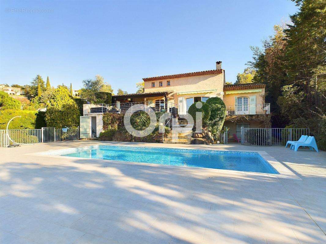 Maison à MANDELIEU-LA-NAPOULE