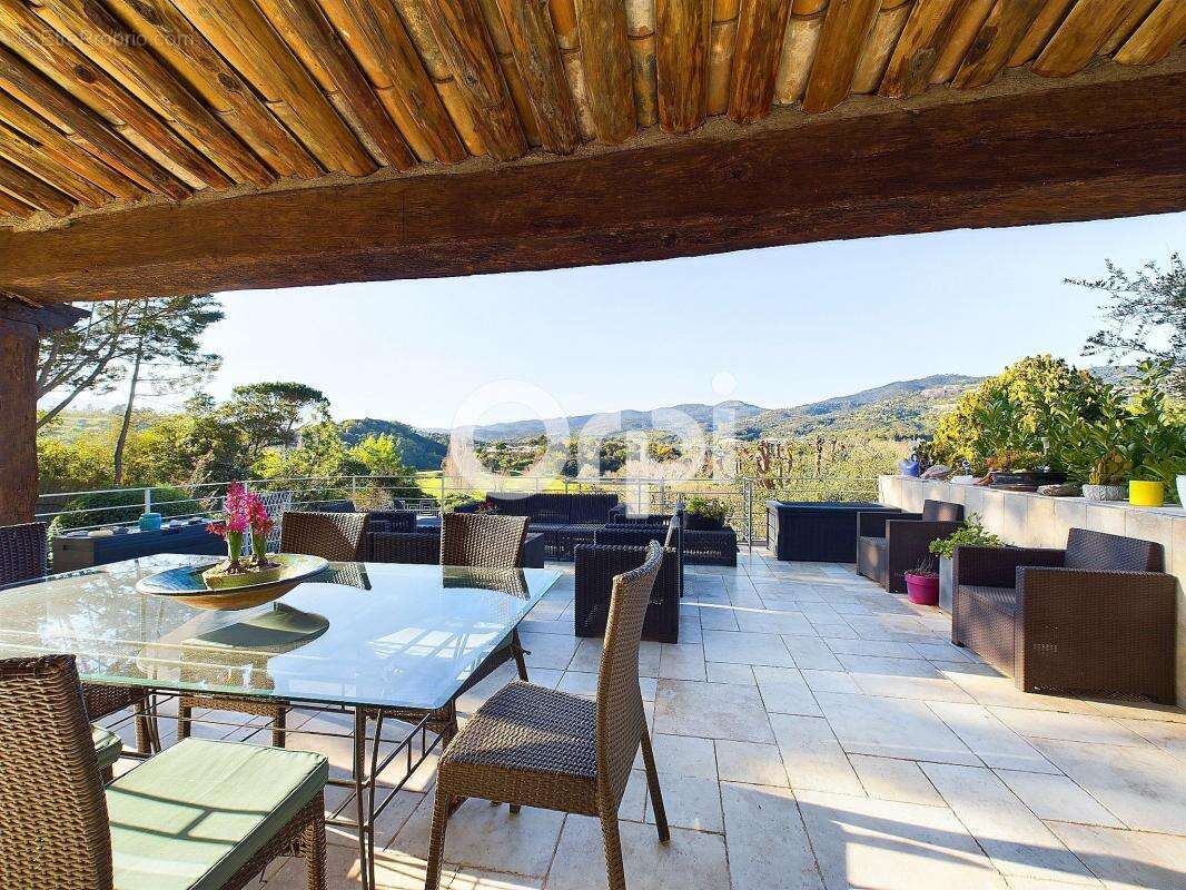 Maison à MANDELIEU-LA-NAPOULE