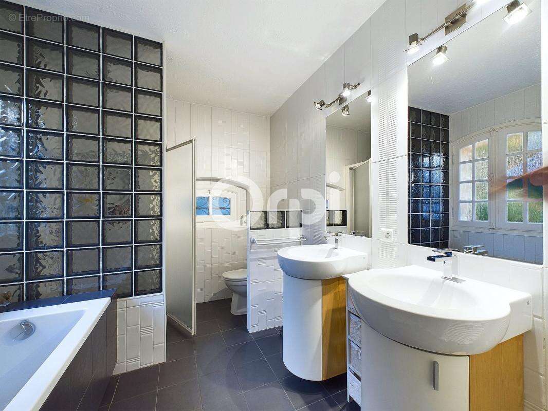 Maison à MANDELIEU-LA-NAPOULE