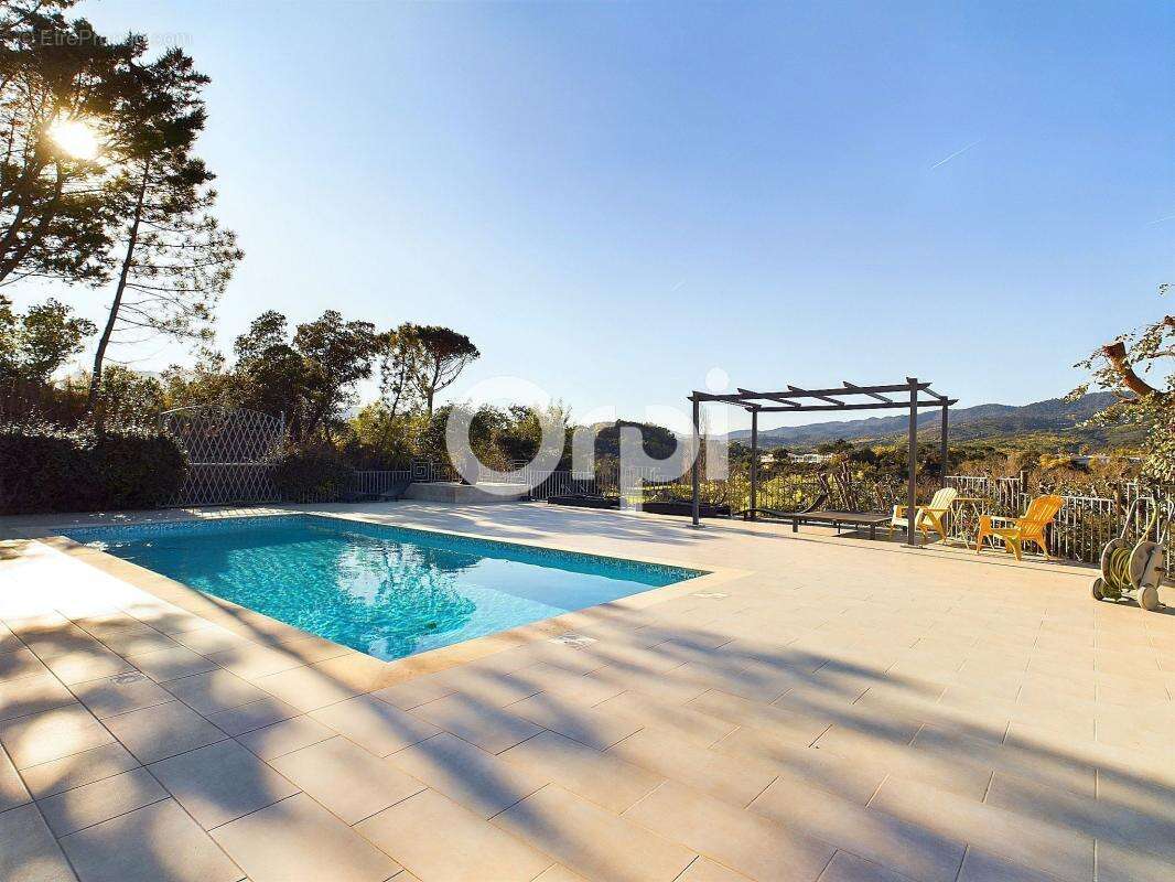 Maison à MANDELIEU-LA-NAPOULE