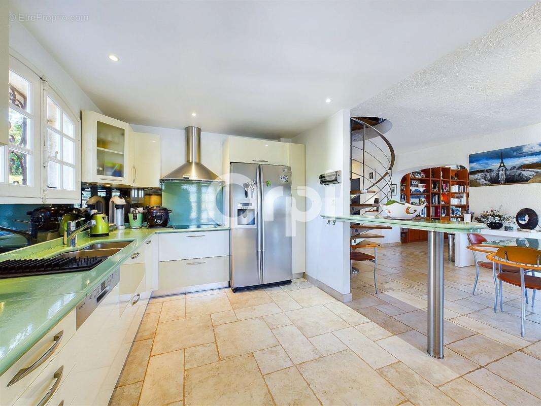 Maison à MANDELIEU-LA-NAPOULE