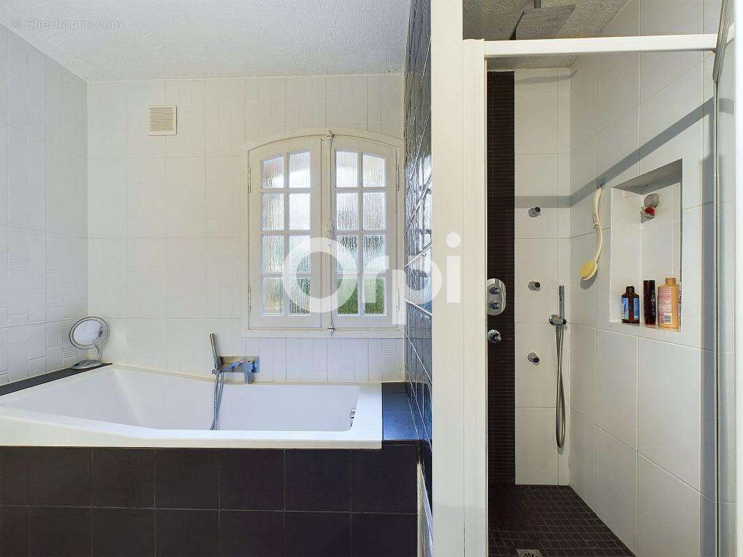 Maison à MANDELIEU-LA-NAPOULE