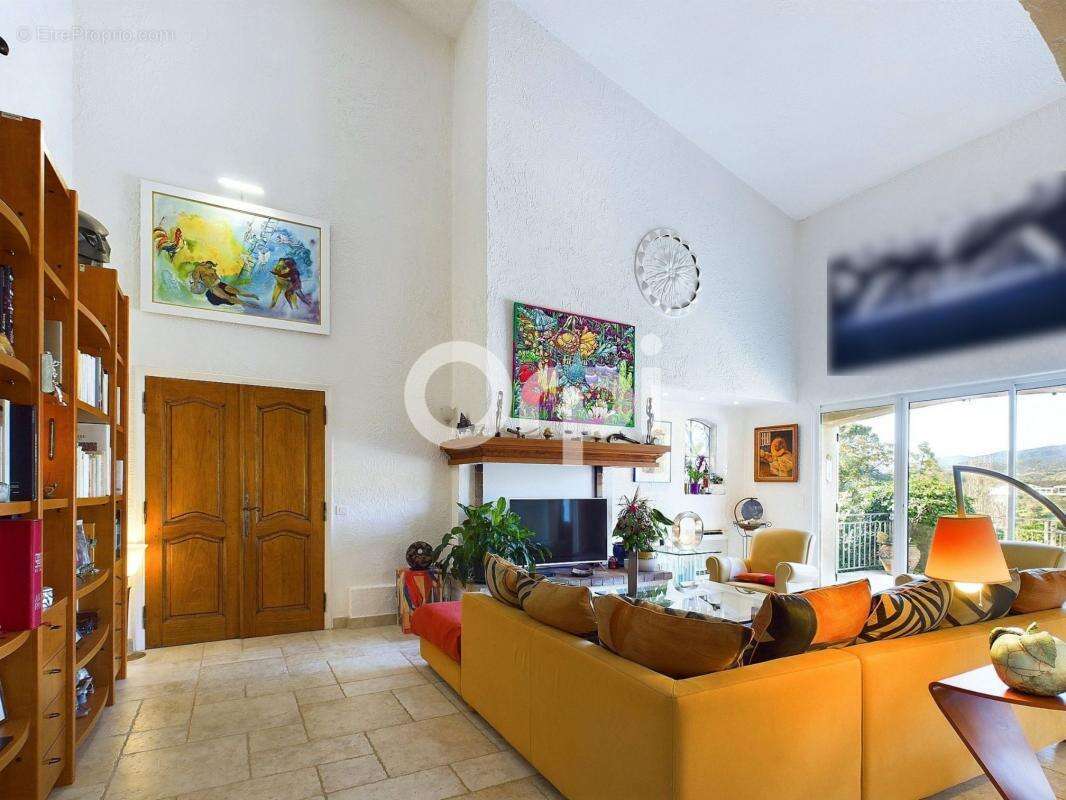 Maison à MANDELIEU-LA-NAPOULE