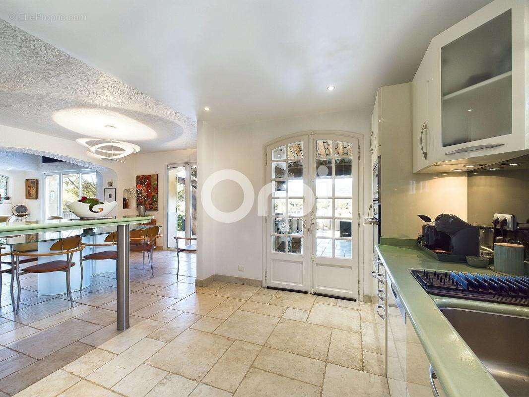 Maison à MANDELIEU-LA-NAPOULE