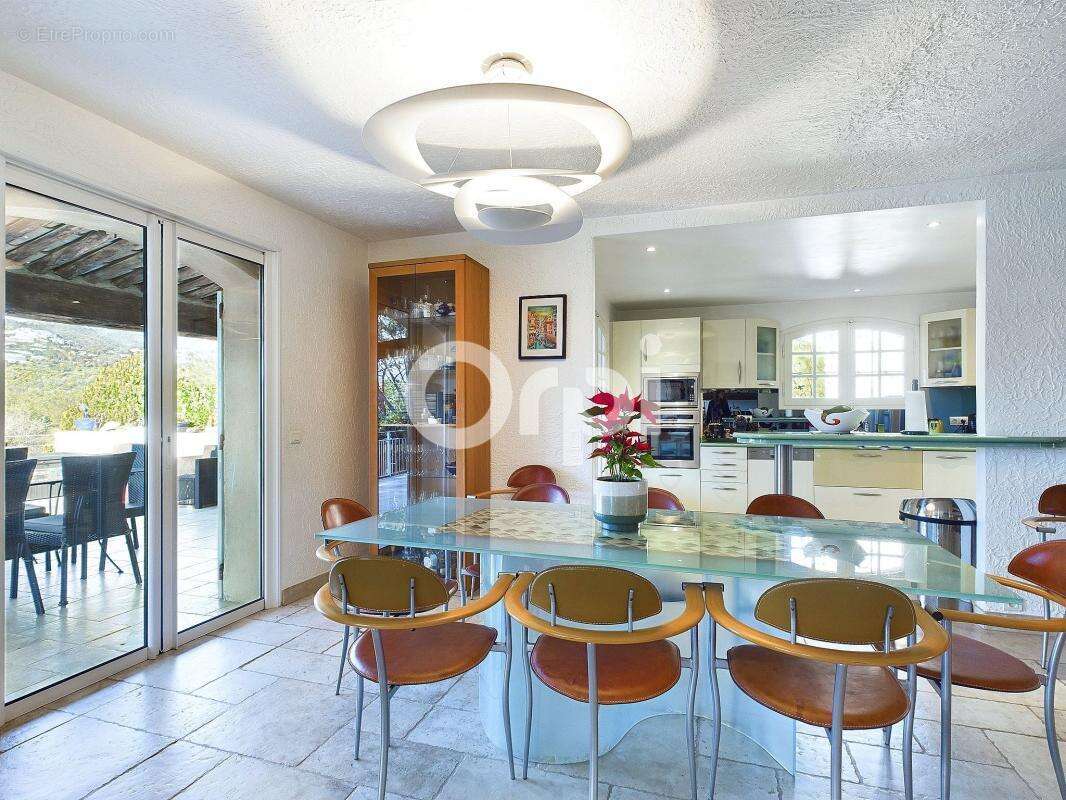 Maison à MANDELIEU-LA-NAPOULE