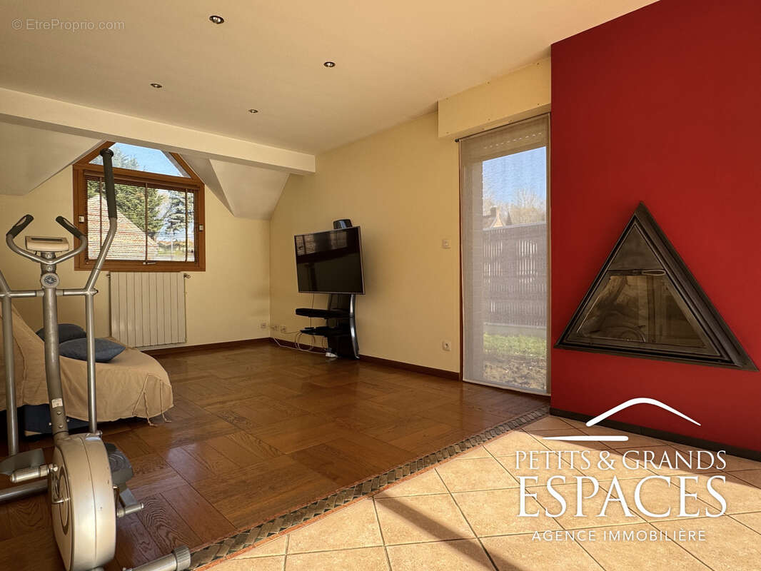 Maison à AULNOY-LEZ-VALENCIENNES