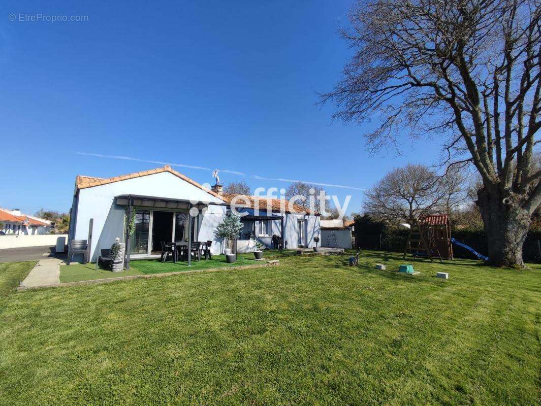 Maison à SAINT-PHILBERT-DE-GRAND-LIEU