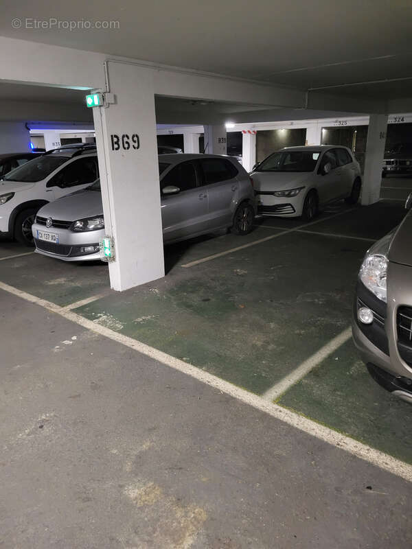 Parking à LE MANS
