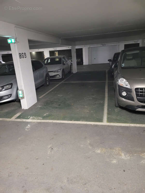 Parking à LE MANS