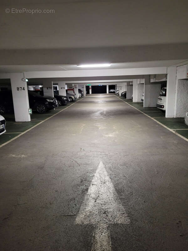 Parking à LE MANS