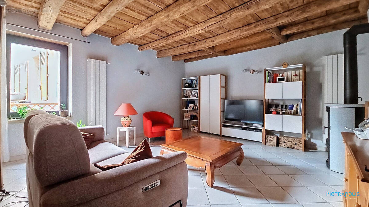 Appartement à SAINT-PRIM