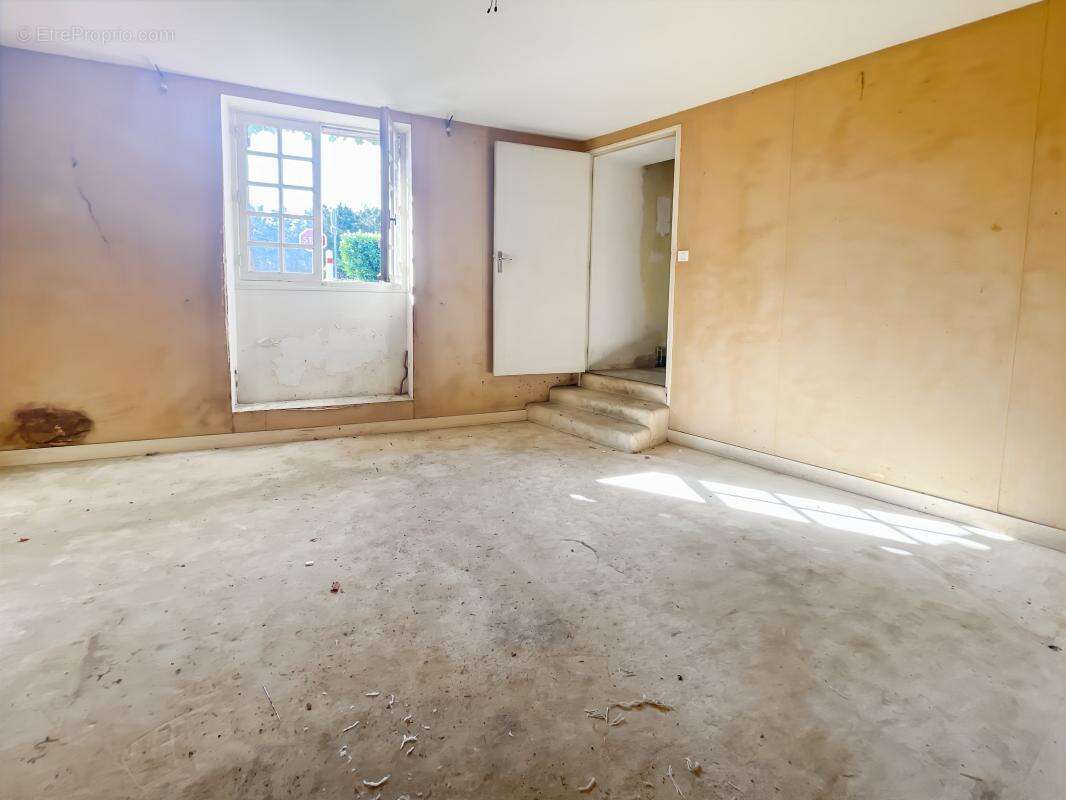 Maison à ANTONNE-ET-TRIGONANT