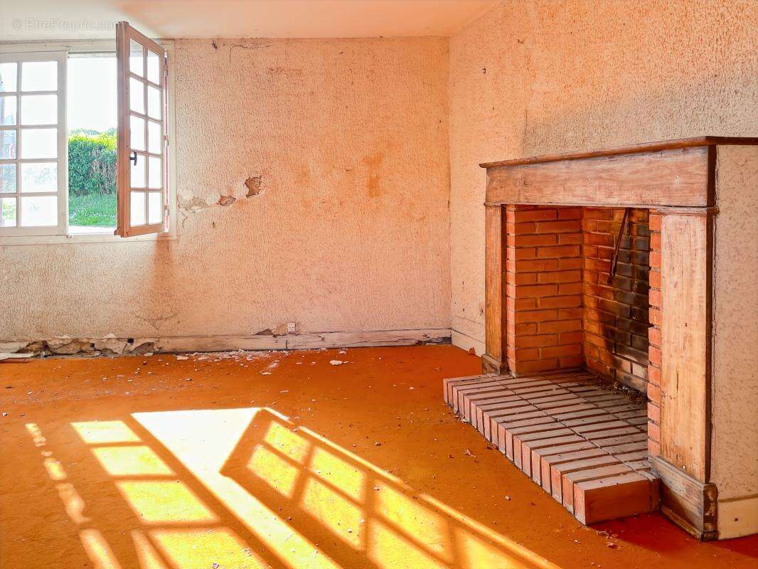 Maison à ANTONNE-ET-TRIGONANT