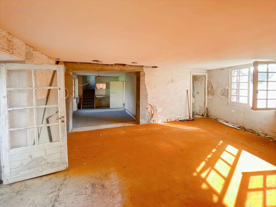 Maison à ANTONNE-ET-TRIGONANT