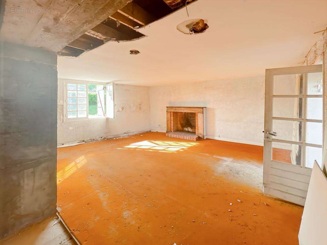 Maison à ANTONNE-ET-TRIGONANT