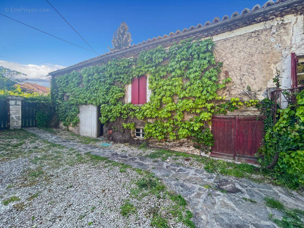 Maison à ANTONNE-ET-TRIGONANT