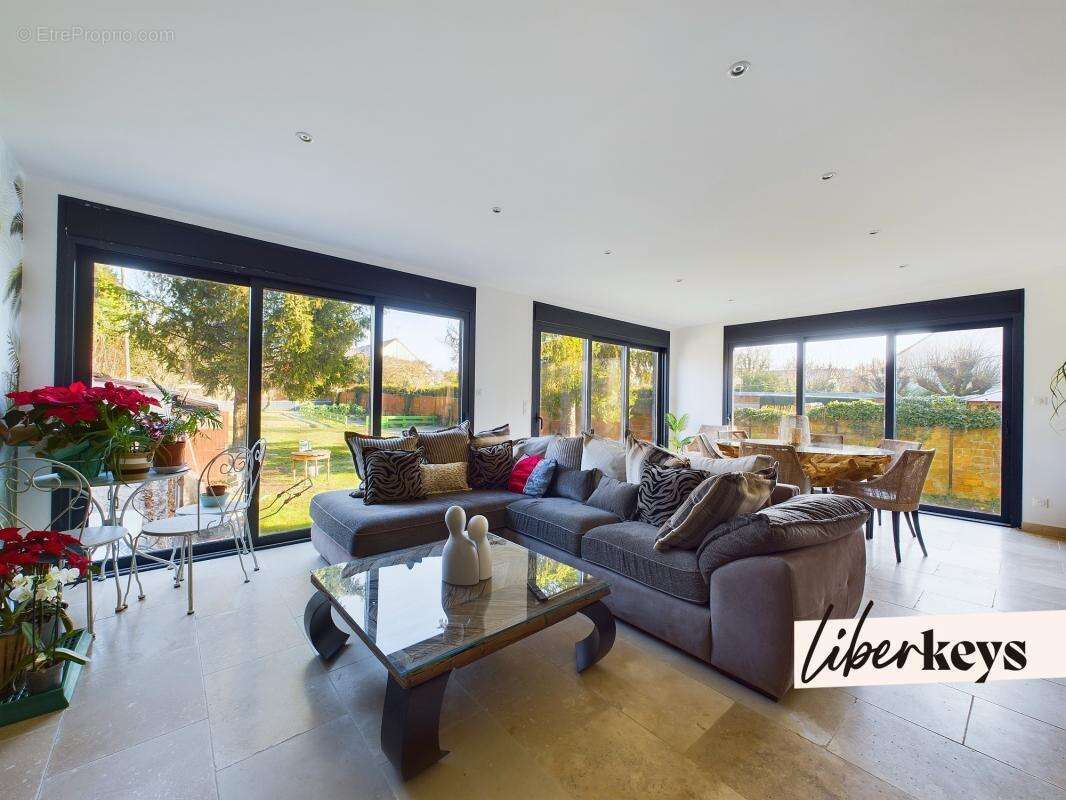 Maison à CHILLY-MAZARIN